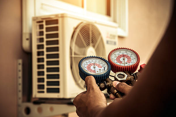 Professional Ac Installation technician working in Divernon, IL